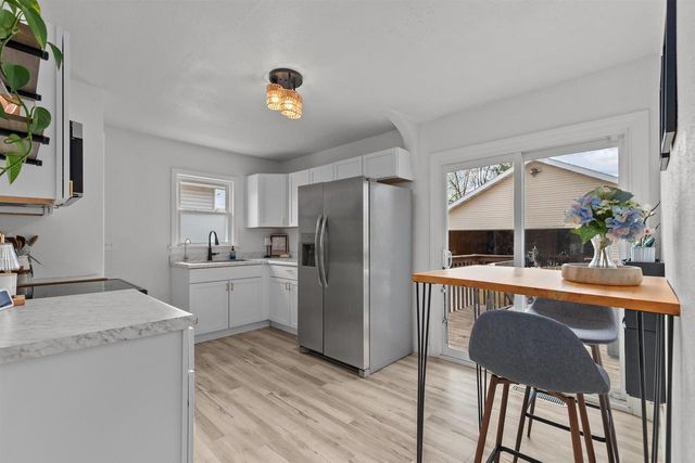 713 N SAWYER STREET, Oshkosh, WI 54902