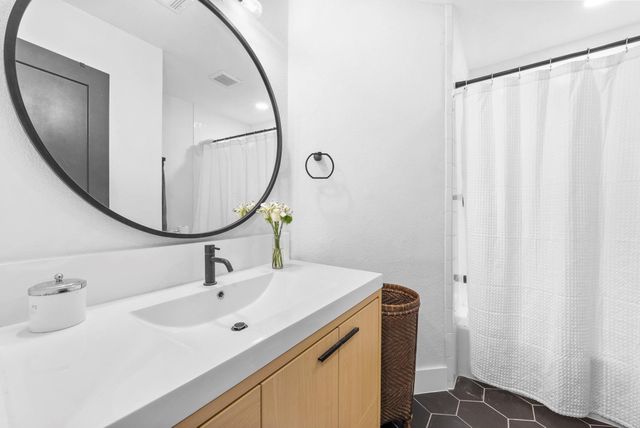7901 Seminary Ridge DR, Austin, TX 78745