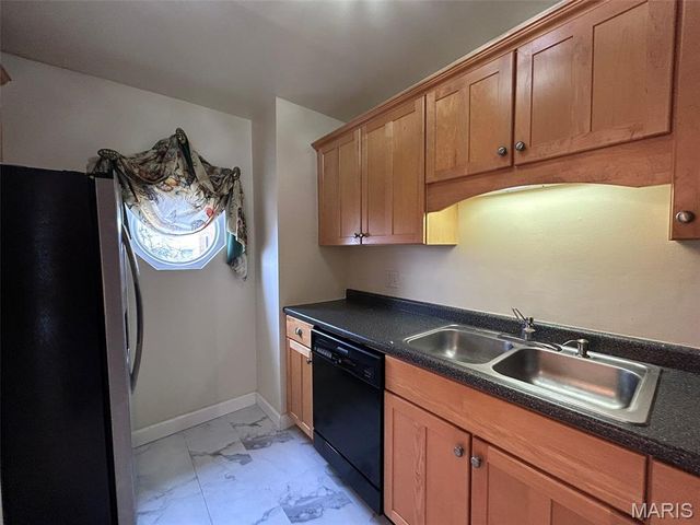 1128 S Mason Road, Town And Country, MO 63131