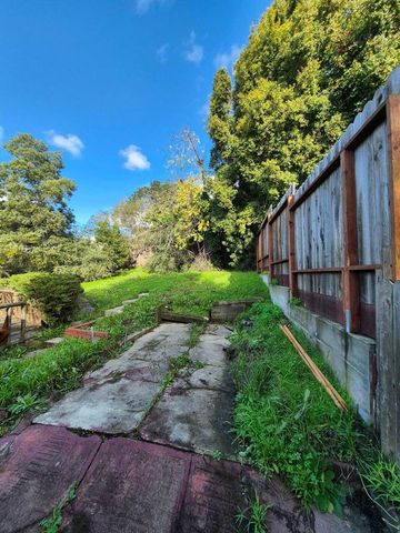 6054 Outlook Ave, Oakland, CA 94605