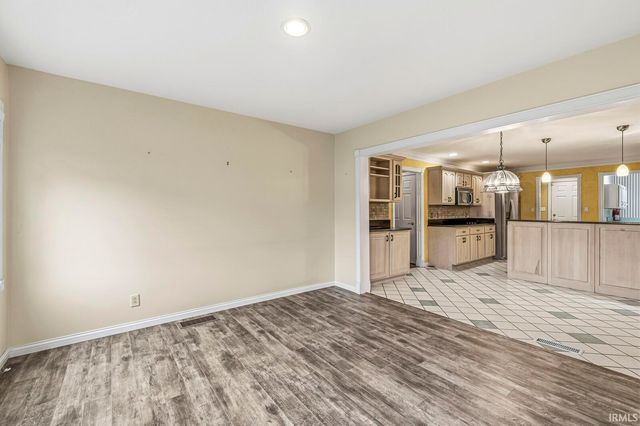 57125 Bluff Crest Drive, Elkhart, IN 46516