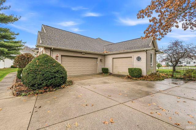 57125 Bluff Crest Drive, Elkhart, IN 46516