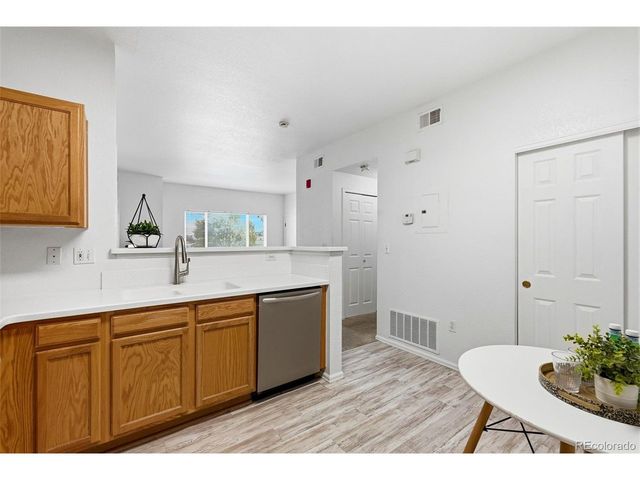 912 S Yampa St 107, Aurora, CO 80017