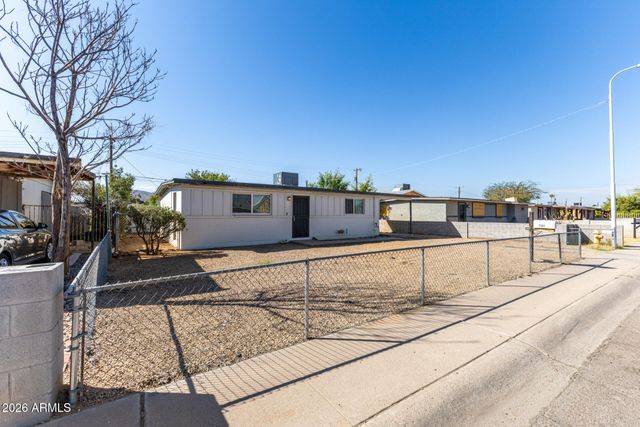2301 E LYNNE Lane, Phoenix, AZ 85042
