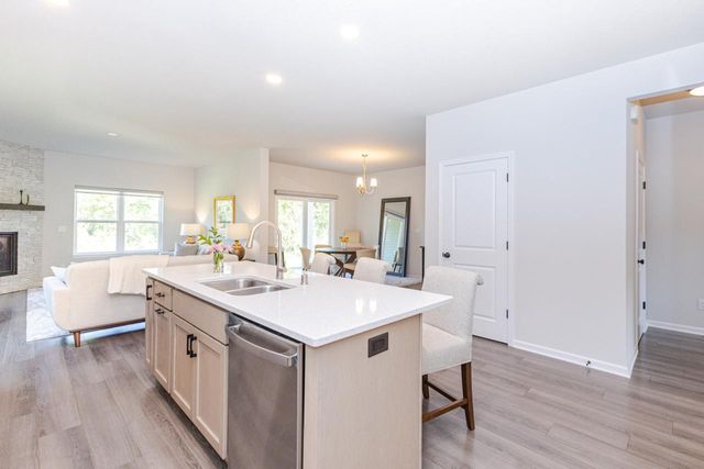310 Paradise COURT, Hartland, WI 53029