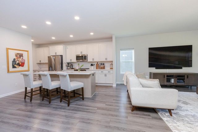 310 Paradise COURT, Hartland, WI 53029