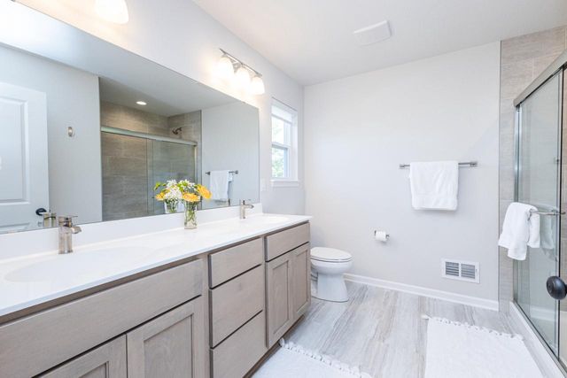 310 Paradise COURT, Hartland, WI 53029