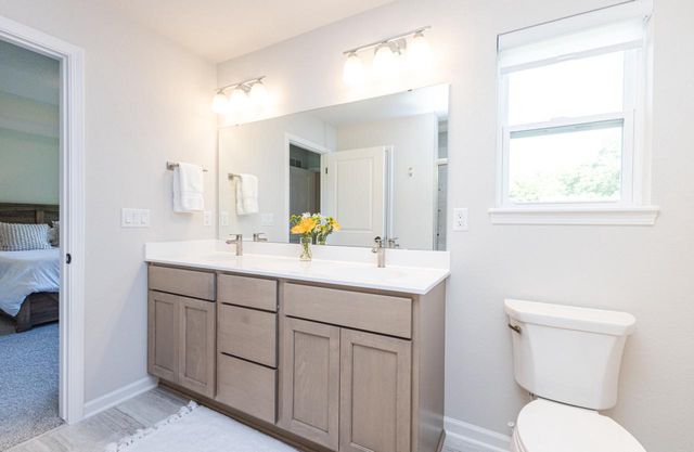 310 Paradise COURT, Hartland, WI 53029