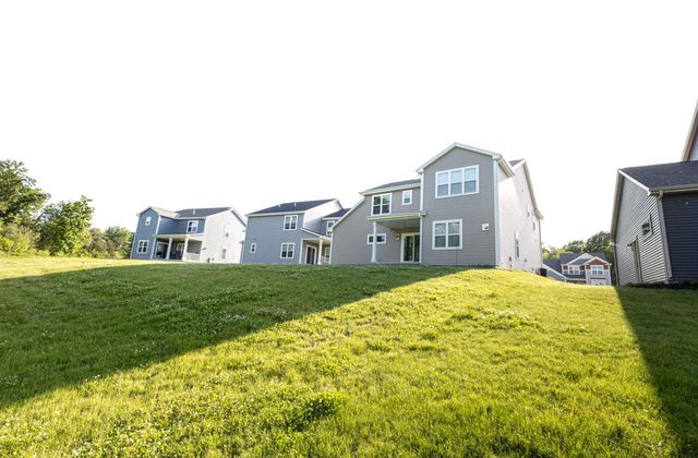 310 Paradise COURT, Hartland, WI 53029