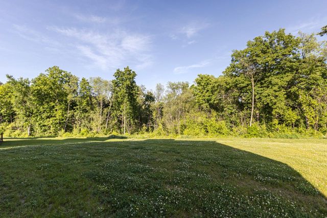 310 Paradise COURT, Hartland, WI 53029