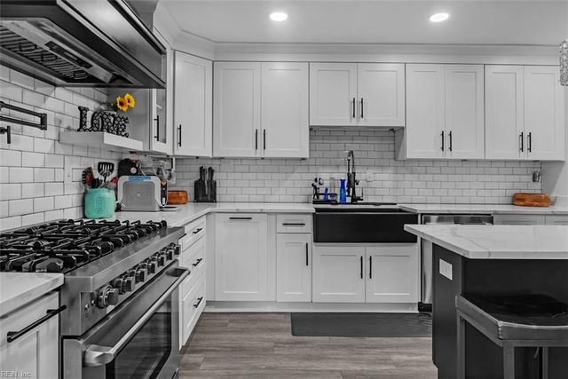408 Knells Ridge DR, Chesapeake, VA 23320