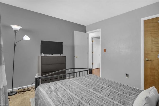 408 Knells Ridge DR, Chesapeake, VA 23320