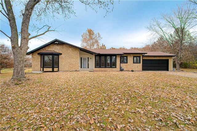 2824 Sunburst Drive, Smithville, MO 64089