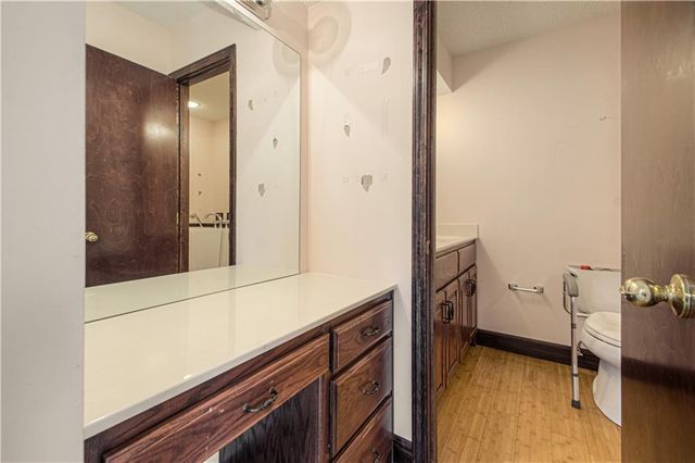 2824 Sunburst Drive, Smithville, MO 64089