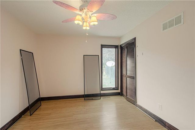 2824 Sunburst Drive, Smithville, MO 64089