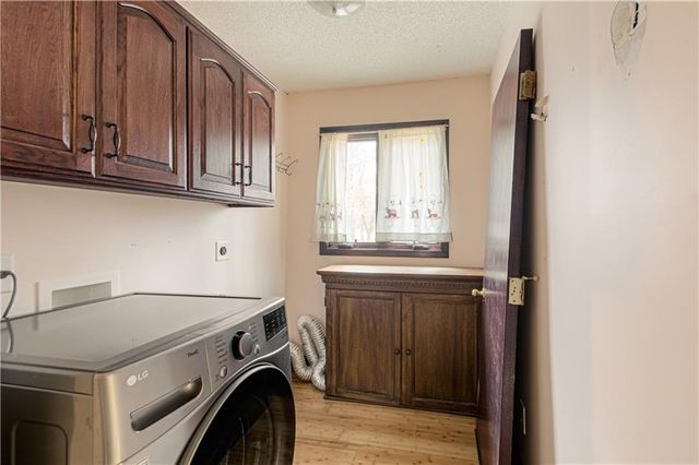 2824 Sunburst Drive, Smithville, MO 64089