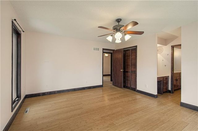 2824 Sunburst Drive, Smithville, MO 64089