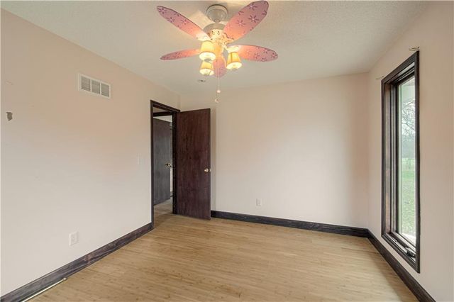 2824 Sunburst Drive, Smithville, MO 64089