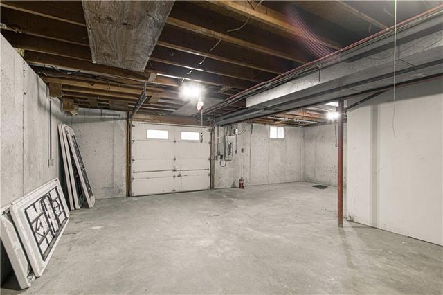 2824 Sunburst Drive, Smithville, MO 64089