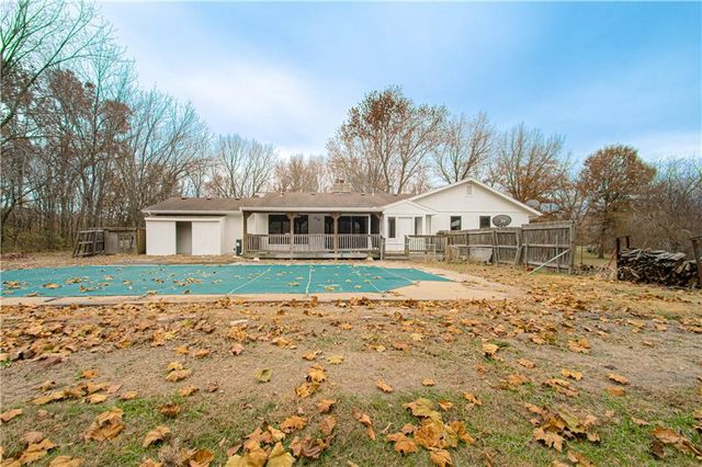 2824 Sunburst Drive, Smithville, MO 64089