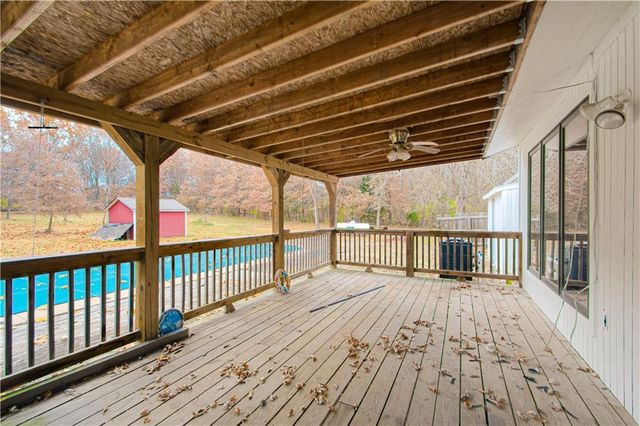 2824 Sunburst Drive, Smithville, MO 64089