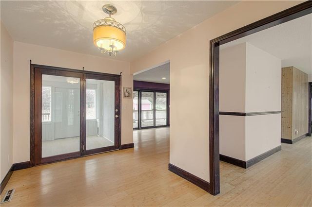 2824 Sunburst Drive, Smithville, MO 64089