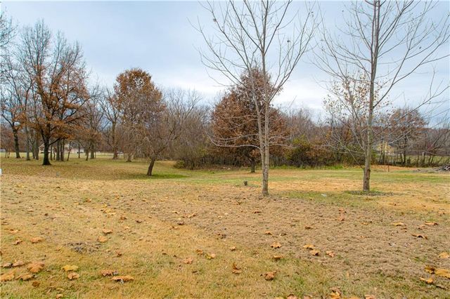 2824 Sunburst Drive, Smithville, MO 64089