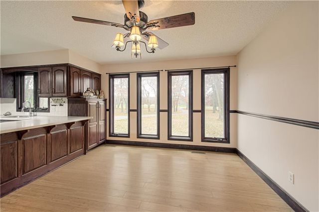 2824 Sunburst Drive, Smithville, MO 64089