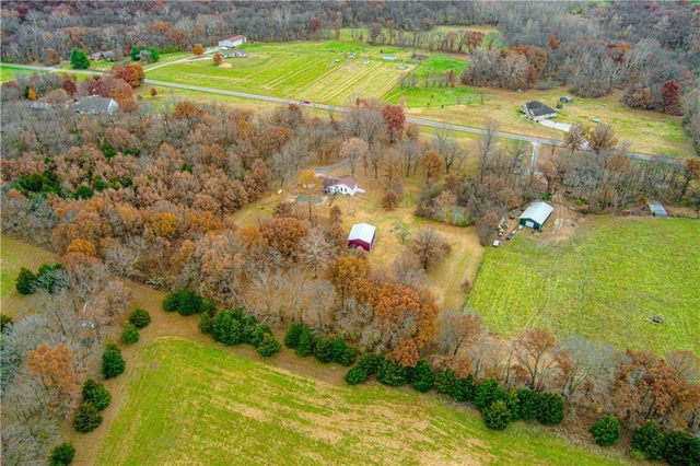 2824 Sunburst Drive, Smithville, MO 64089