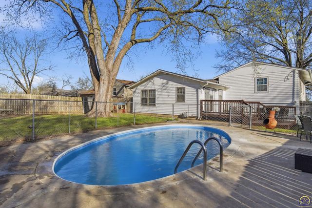 5213 SW 32nd St, Topeka, KS 66614