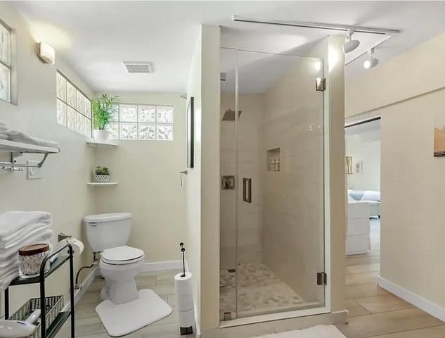 1449 NE 23RD Street, Wilton Manors, FL 33305