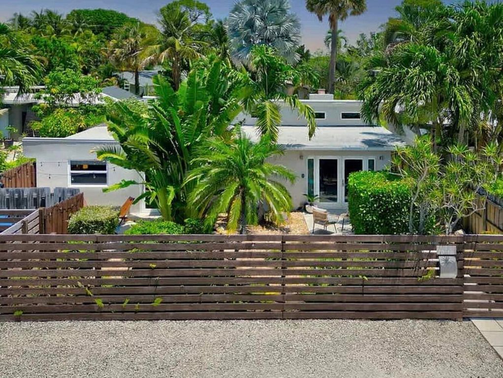 1449 NE 23RD Street, Wilton Manors, FL 33305
