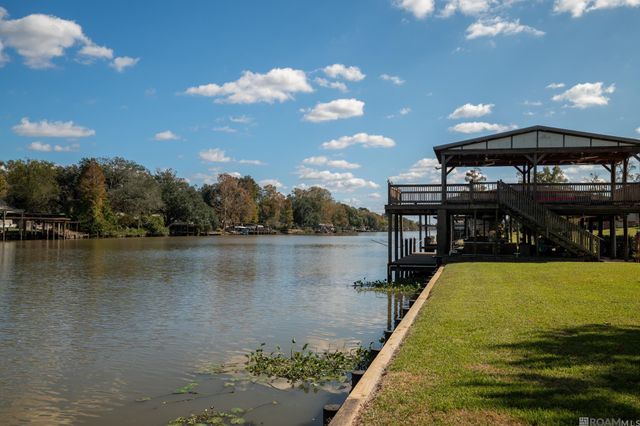 13304 Bayou Terrace Dr, St Amant, LA 70774