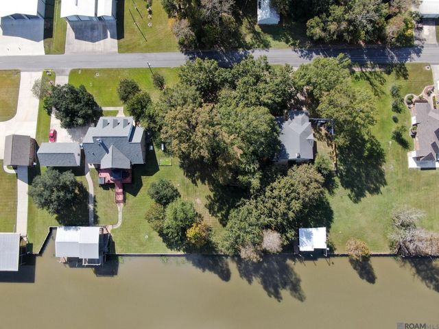 13304 Bayou Terrace Dr, St Amant, LA 70774