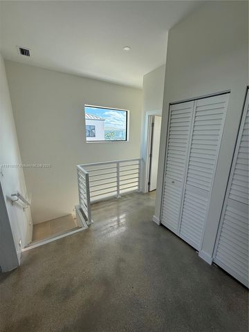 94825 Overseas Hwy 220, Key Largo, FL 33037