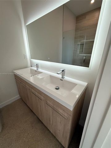 94825 Overseas Hwy 220, Key Largo, FL 33037