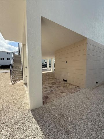 94825 Overseas Hwy 220, Key Largo, FL 33037