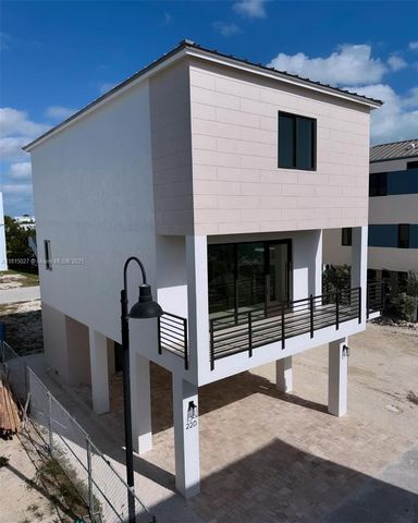 94825 Overseas Hwy 220, Key Largo, FL 33037