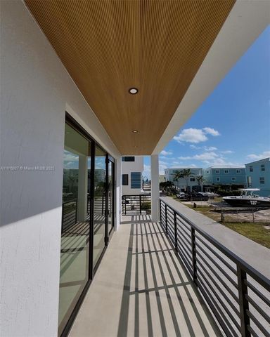 94825 Overseas Hwy 220, Key Largo, FL 33037