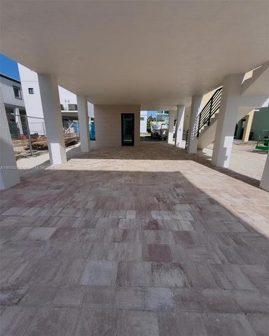 94825 Overseas Hwy 220, Key Largo, FL 33037