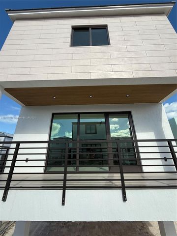 94825 Overseas Hwy 220, Key Largo, FL 33037