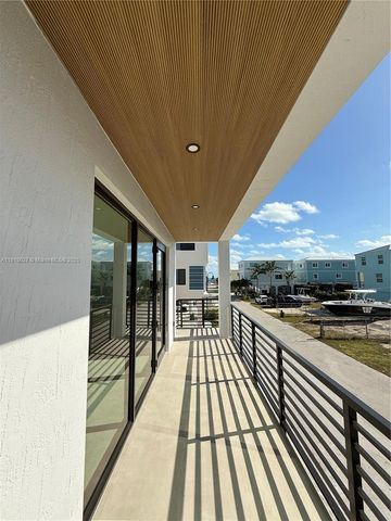 94825 Overseas Hwy 220, Key Largo, FL 33037