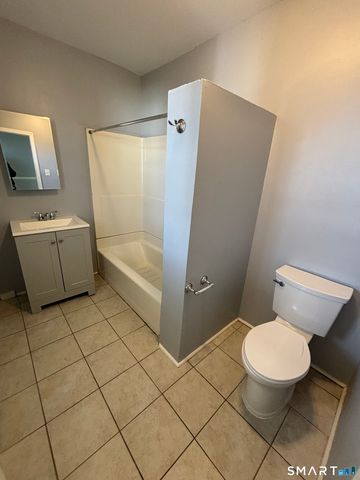 136 Peace Street 4, Stratford, CT 06615