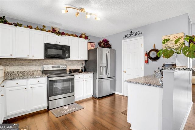 5502 Amelia Lane, Ellenwood, GA 30294