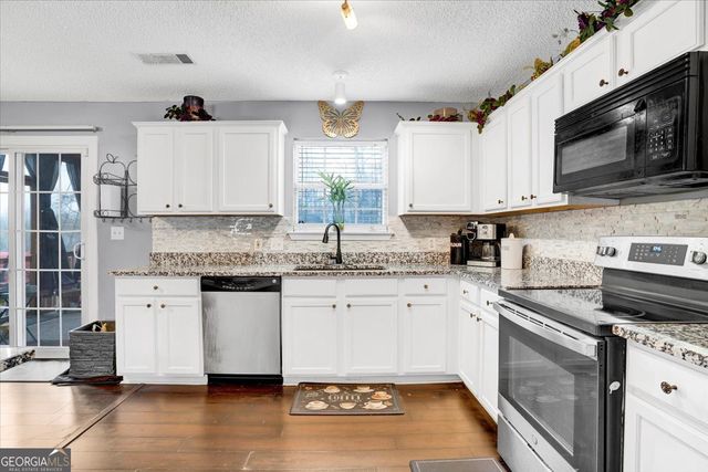 5502 Amelia Lane, Ellenwood, GA 30294