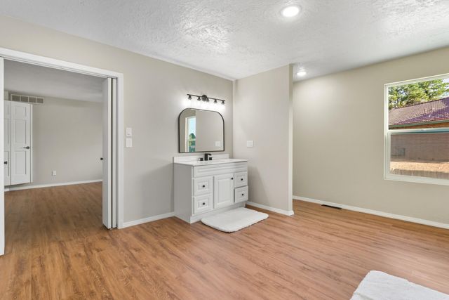 1312 Stagecoach Lane SE, Albuquerque, NM 87123