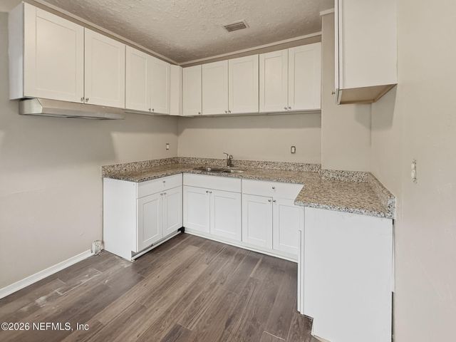 663 LINWOOD Avenue, Jacksonville, FL 32206