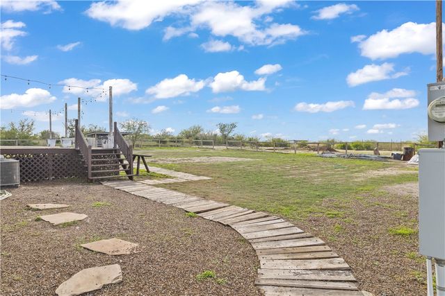 313 County Road 3033, Orange Grove, TX 78372