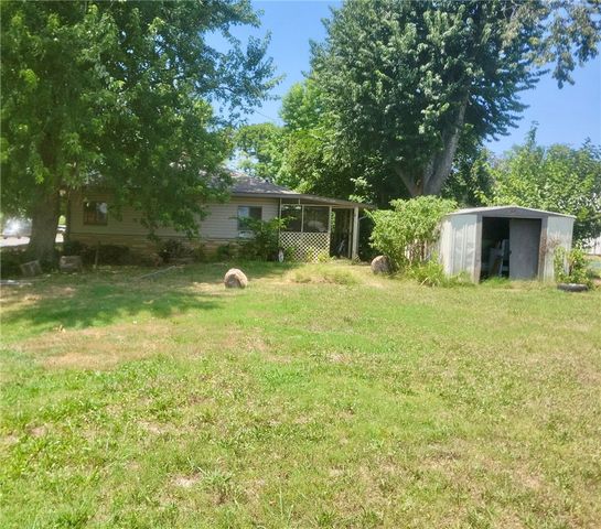 1004 W Magnolia Street, Rogers, AR 72756