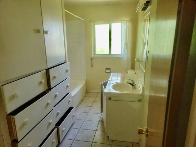 1004 W Magnolia Street, Rogers, AR 72756